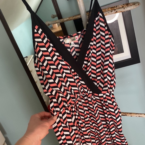 Very Cute Pink White and Black jumpsuit - Picture 7 of 9